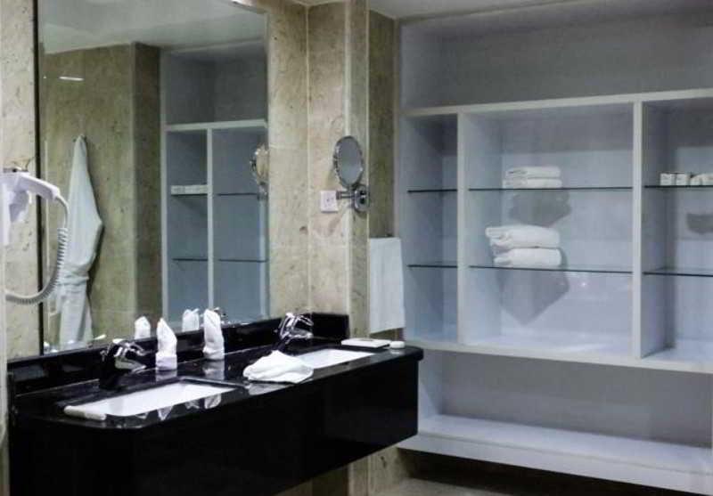 Days Inn Hotel & Suites Amman Zewnętrze zdjęcie